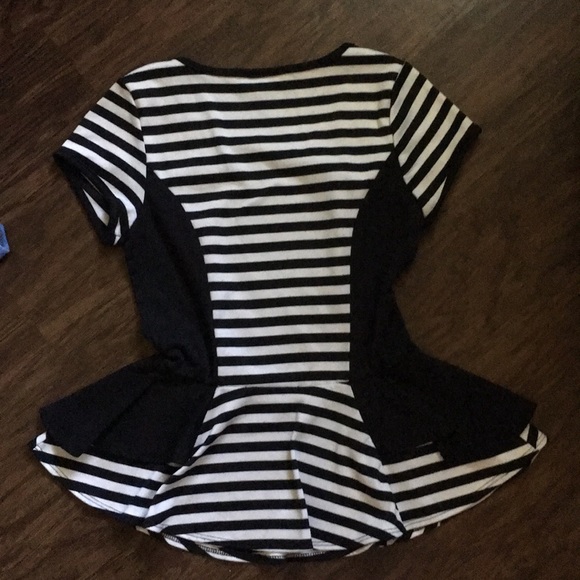 Black and white striped blouse - Picture 5 of 11